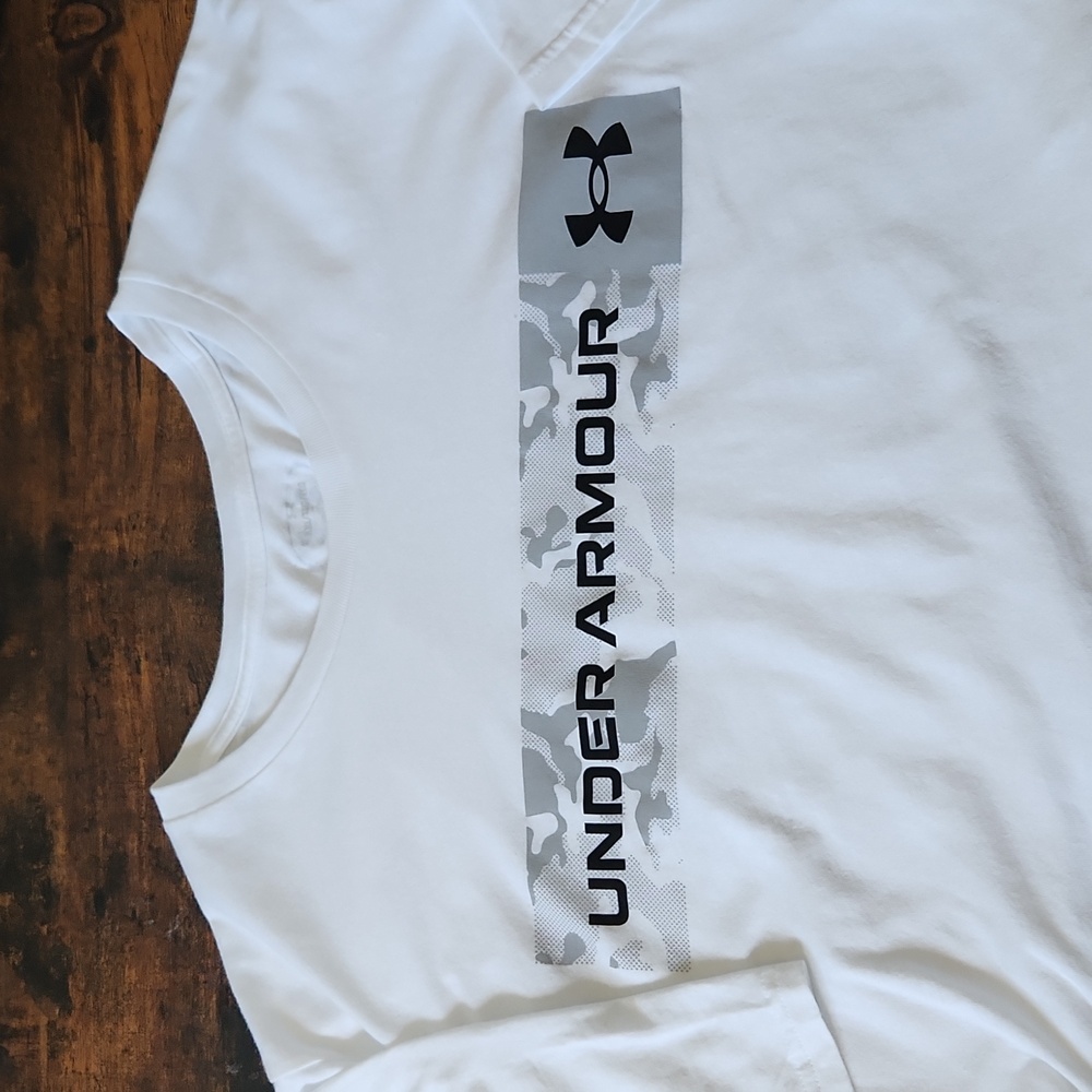 Mens Under Armour T-shirt